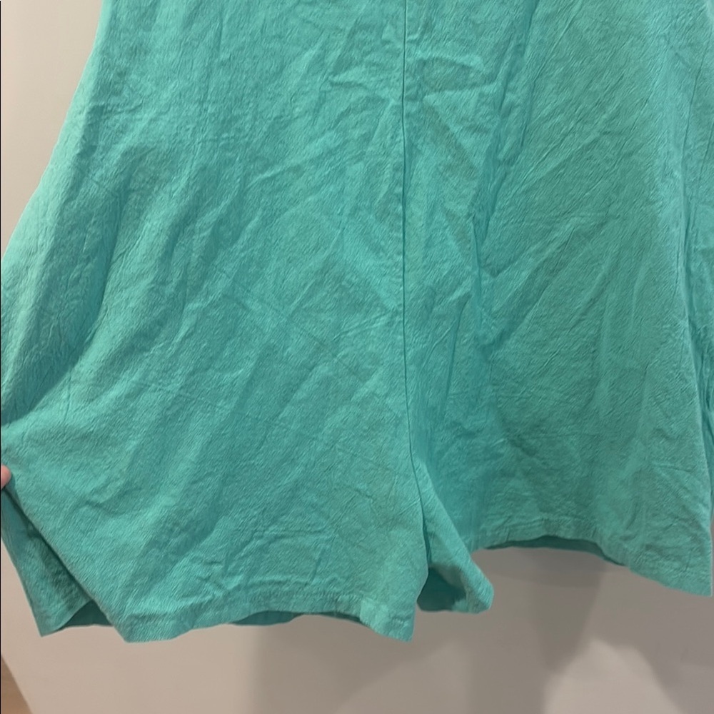 Green Sleeveless Boxy Romper - Picture 7 of 8